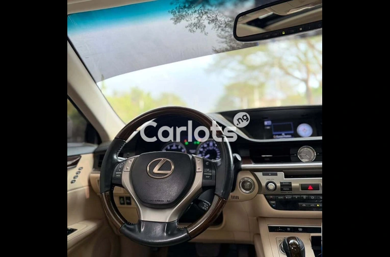 Foreign Used 2013 Lexus ES 350 for sale in Asokoro, FCT - photo 4 of 7