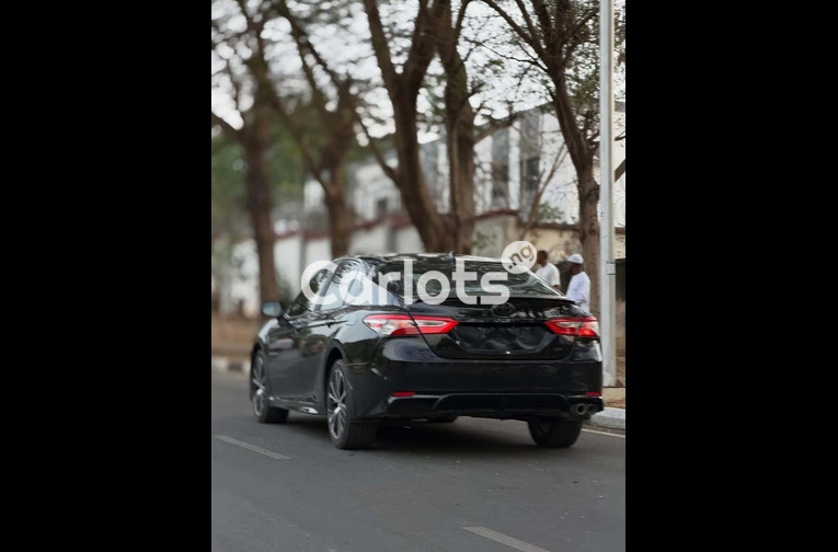 Foreign Used 2020 Toyota Camry SE for sale in Asokoro, FCT - thumbnail 7