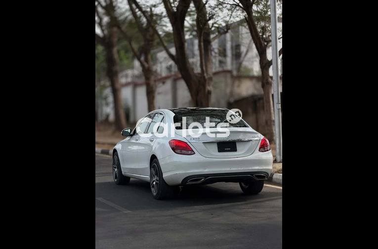 Foreign Used 2016 Mercedes-Benz C300 for sale in Asokoro, FCT - photo 6 of 7