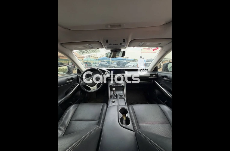 Foreign Used 2018  LEXUS IS300 AWD for sale in Garki, FCT - photo 2 of 6