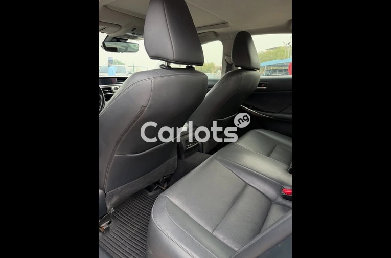 Foreign Used 2018  LEXUS IS300 AWD for sale in Garki, FCT - photo 3 of 6