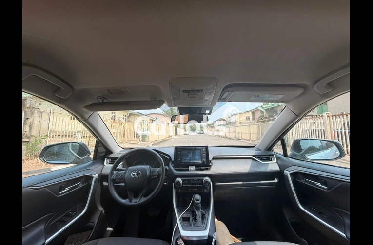 Foreign Used 2020 TOYOTA RAV4 XLE for sale in Garki, FCT - photo 2 of 6
