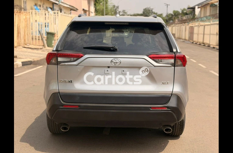 Foreign Used 2020 TOYOTA RAV4 XLE for sale in Garki, FCT - photo 6 of 6