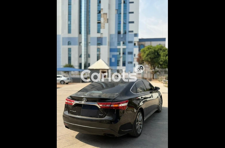 Belgium Standard Toyota Avalon 2015 XLE with Duty - 1/7