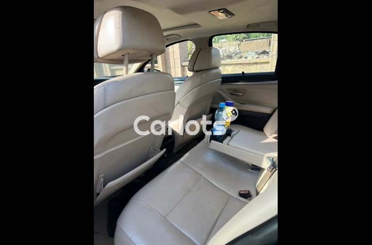 Nigerian Used 2012 BMW 5 SERIES 550i F10 for sale in Kaduna - photo 4 of 7