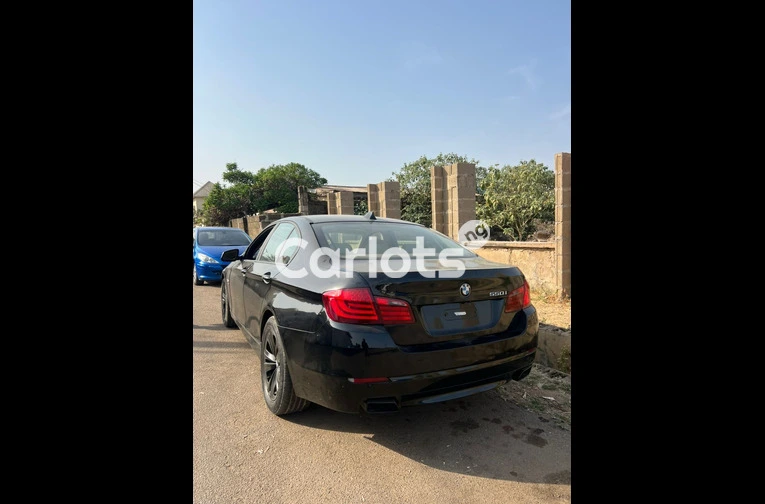 Nigerian Used 2012 BMW 5 SERIES 550i F10 for sale in Kaduna - photo 5 of 7