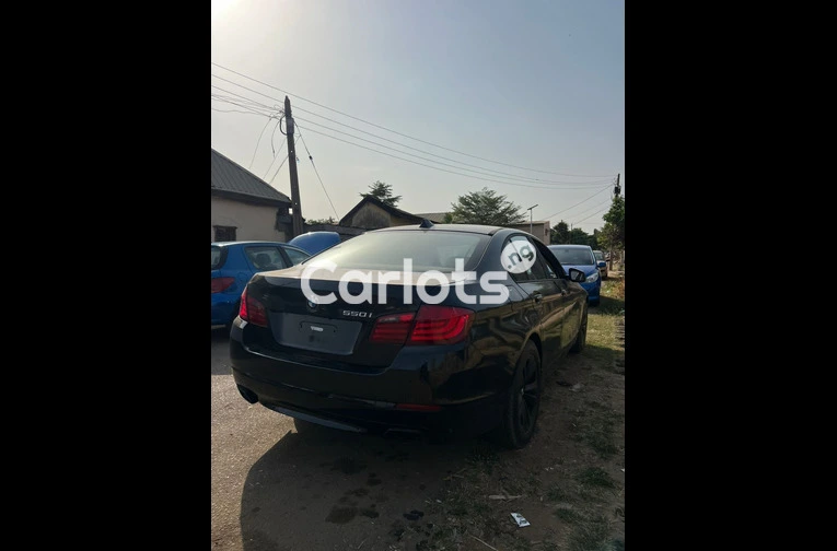 2012 BMW 5 SERIES 550i F10 - 6/7