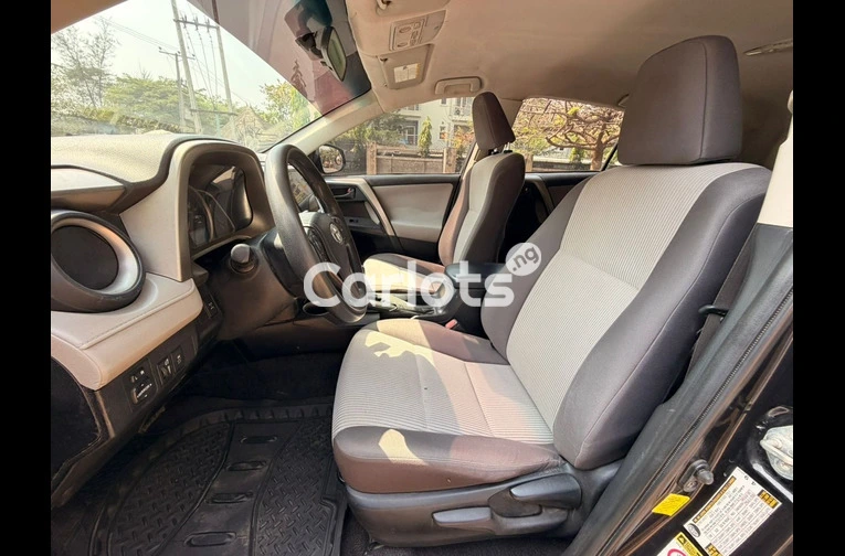 DISTRESS NEATLY USED 2013 TOYOTA RAV4 LE - 5/7