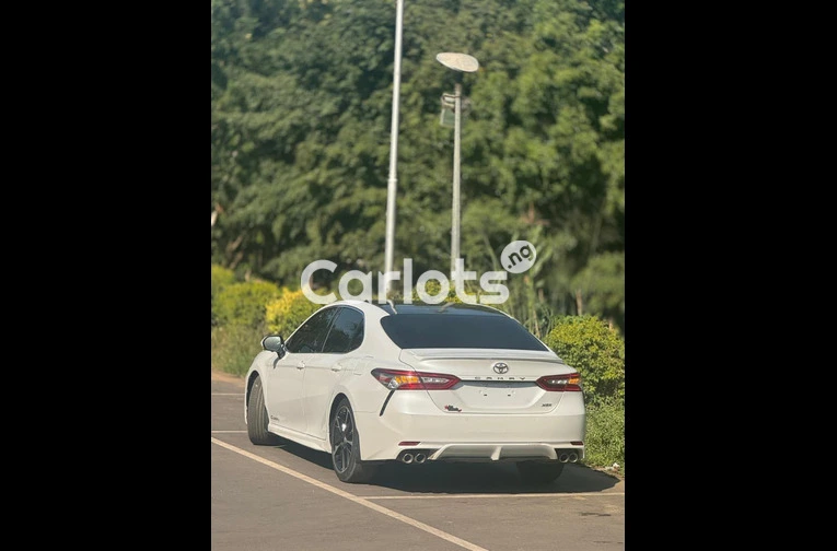 2018 TOYOTA CAMRY XSE - 7/7