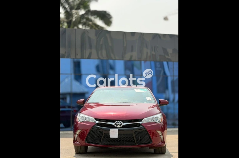Foreign used Toyota Camry XLE 2015 model - 1/6