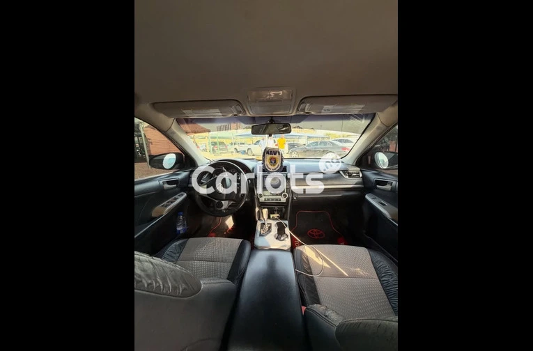 Clean 2013 TOYOTA CAMRY S E for sale in Garki, FCT - thumbnail 2