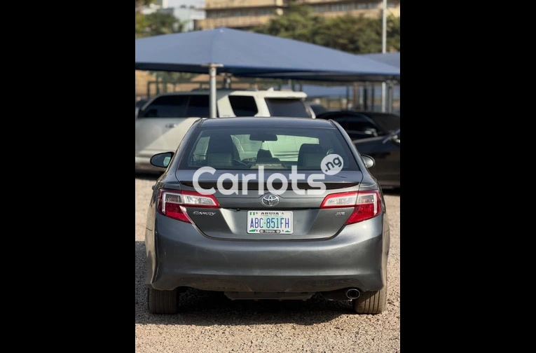Clean 2013 TOYOTA CAMRY S E for sale in Garki, FCT - thumbnail 4