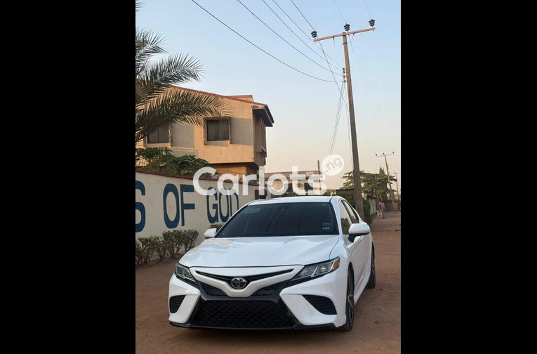Nigerian Used 2019 TOYOTA CAMRY LE for sale in Kaduna - photo 2 of 7