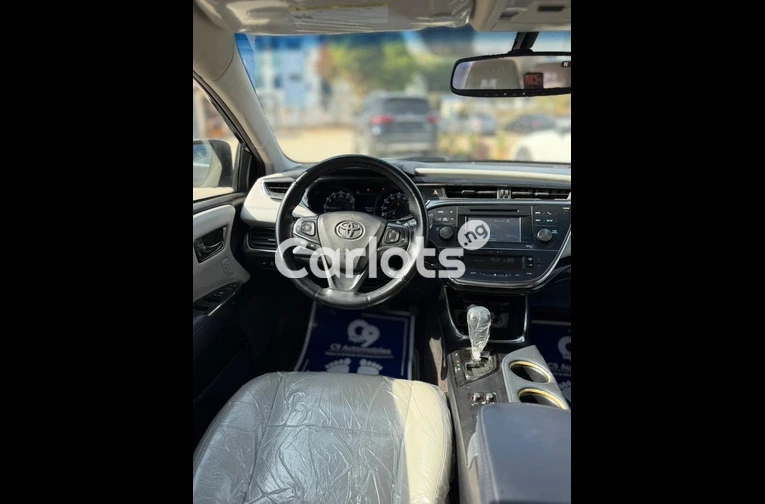 Foreign used 2014 Toyota Avalon XLE model - 1/7