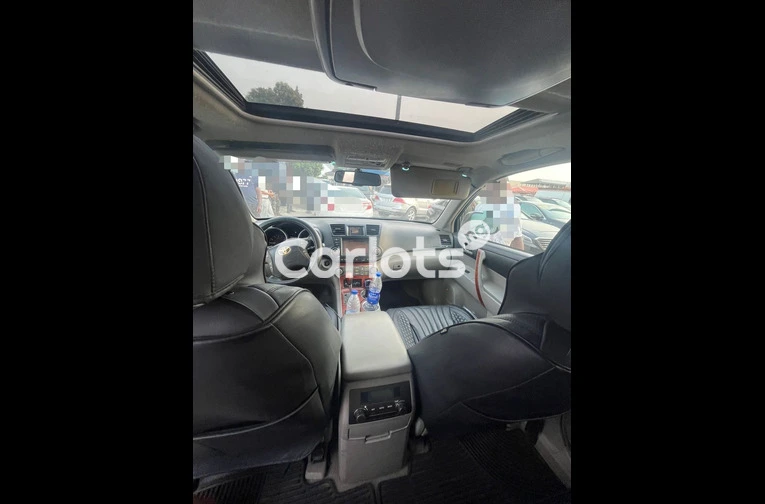 Nigerian Used TOKS STANDARD 2010 TOYOTA HIGHLANDER LIMITED for sale in Ajah, Lagos - thumbnail 2
