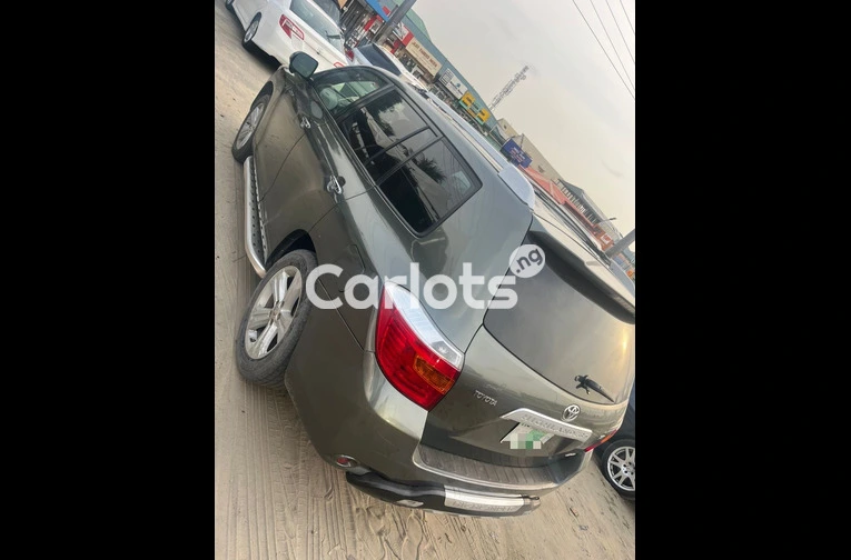 Nigerian Used TOKS STANDARD 2010 TOYOTA HIGHLANDER LIMITED for sale in Ajah, Lagos - thumbnail 6