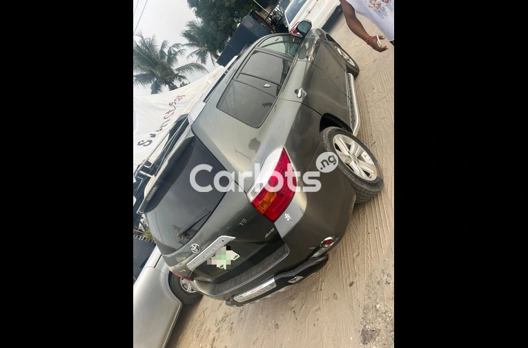 Nigerian Used TOKS STANDARD 2010 TOYOTA HIGHLANDER LIMITED for sale in Ajah, Lagos - photo 7 of 7