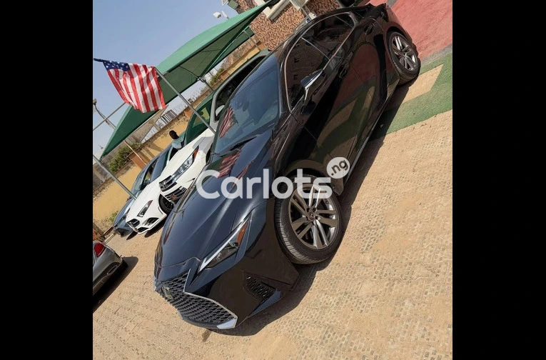 FOREIGN USED 2024 LEXUS IS300 for sale in Abuja, FCT - photo 3 of 7
