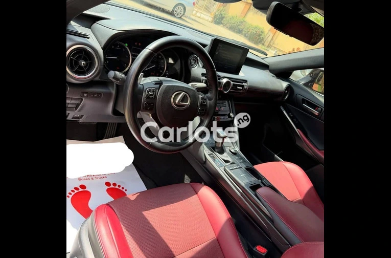 FOREIGN USED 2024 LEXUS IS300 - 4/7