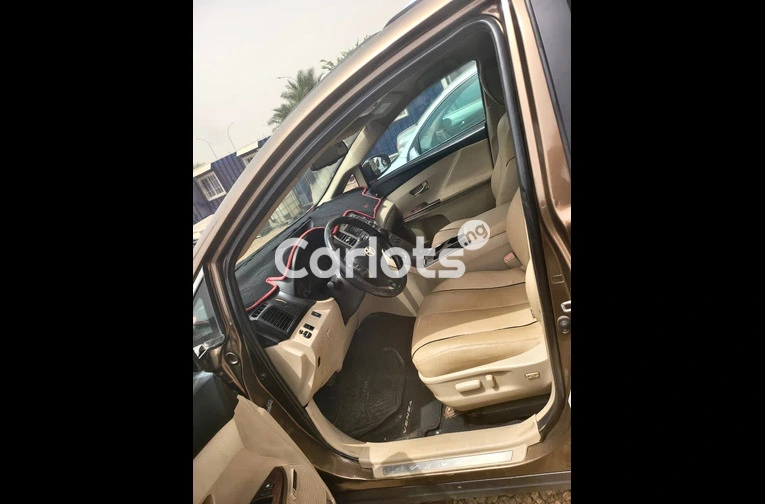 2012 KEYLESS TOYOTA VENZA for sale in Abuja, FCT - photo 2 of 4