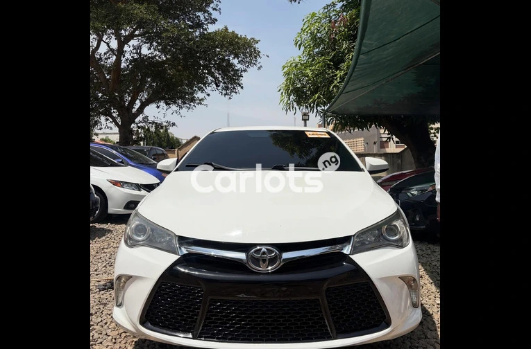 EXTREMELY CLEAN FOREIGN USED 2016 TOYOTA CAMRY WITH ORIGINAL CUSTOM DUTY - 1/7
