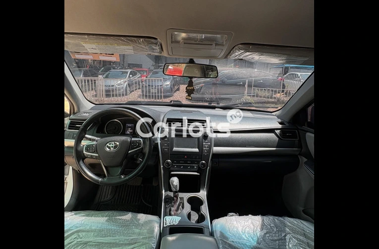 EXTREMELY CLEAN FOREIGN USED 2016 TOYOTA CAMRY WITH ORIGINAL CUSTOM DUTY - 4/7