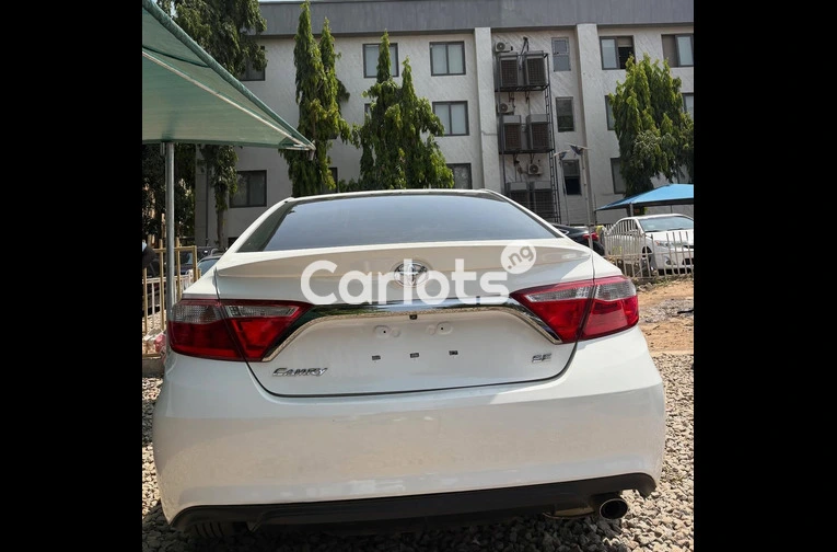EXTREMELY CLEAN FOREIGN USED 2016 TOYOTA CAMRY WITH ORIGINAL CUSTOM DUTY for sale in Abuja, FCT - photo 7 of 7