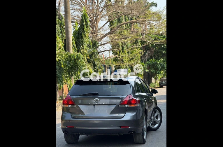 Nigerian Used 2013 KEYLESS TOYOTA VENZA FOR SALE in Lagos - thumbnail 6
