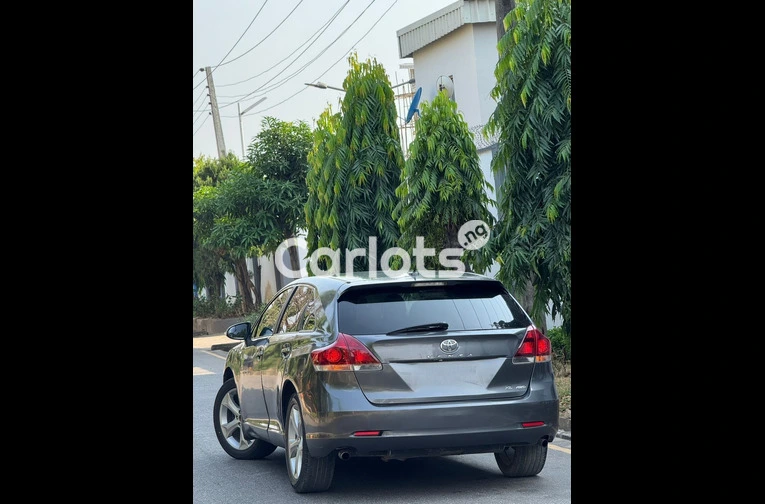 Nigerian Used 2013 KEYLESS TOYOTA VENZA FOR SALE in Lagos - photo 7 of 7