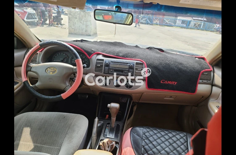 CLEAN REGISTERED 2004 TOYOTA CAMRY - 2/7
