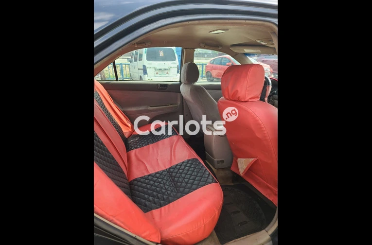 CLEAN REGISTERED 2004 TOYOTA CAMRY - 3/7
