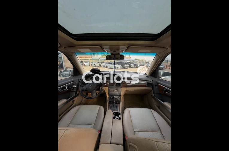 Extremely Clean 2011 Mercedes GLK 350 - 2/7