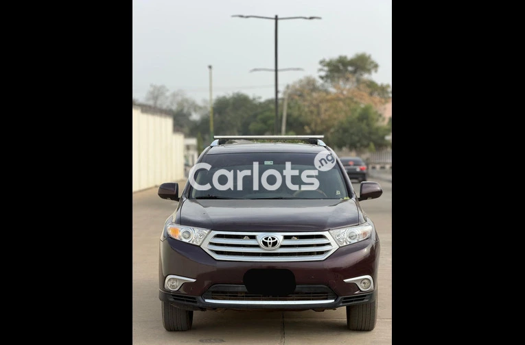Nigerian Used 2011 KEYLESS TOYOTA HIGHLANDER for sale in Kaduna - photo 2 of 7