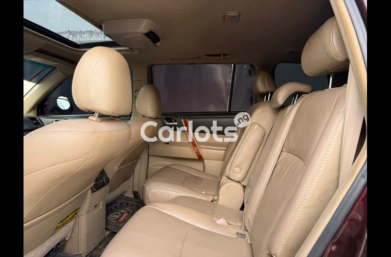 Nigerian Used 2011 KEYLESS TOYOTA HIGHLANDER for sale in Kaduna - photo 6 of 7