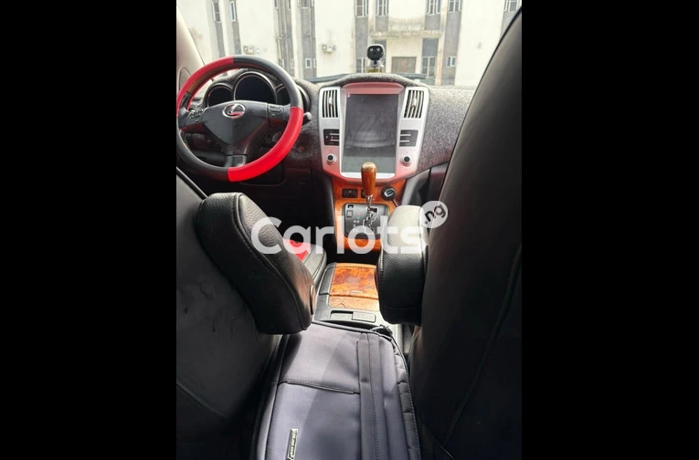 Nigerian Used 2009 LEXUS RX350 for sale in Lagos - photo 3 of 7