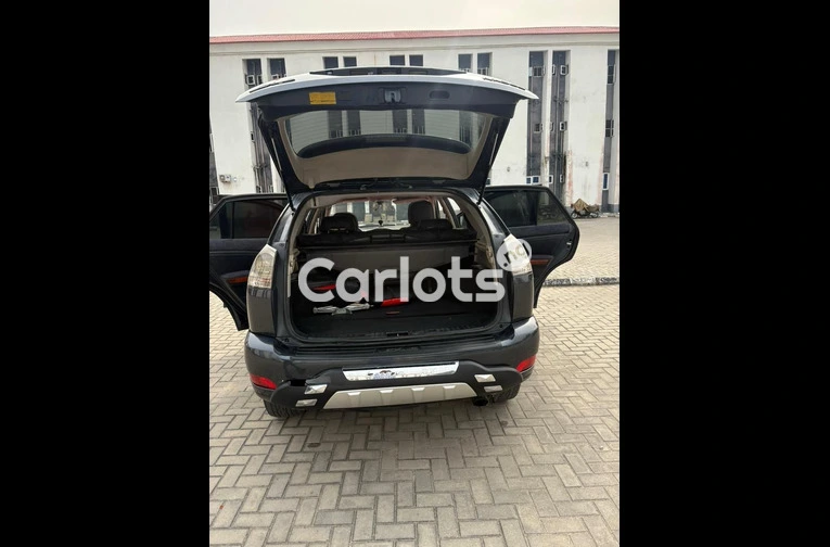 Nigerian Used 2009 LEXUS RX350 for sale in Lagos - thumbnail 7