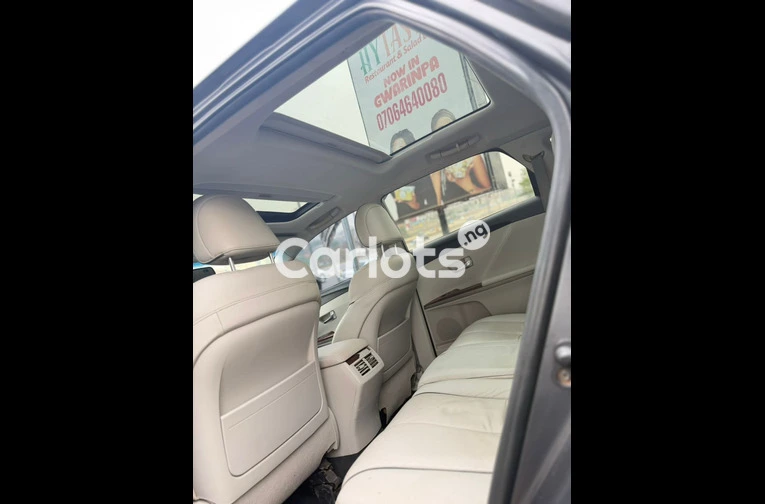 2010 TOYOTA VENZA FULL OPTION for sale in Abuja, FCT - photo 3 of 5