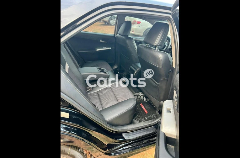 2013 TOYOTA CAMRY SE - 5/6