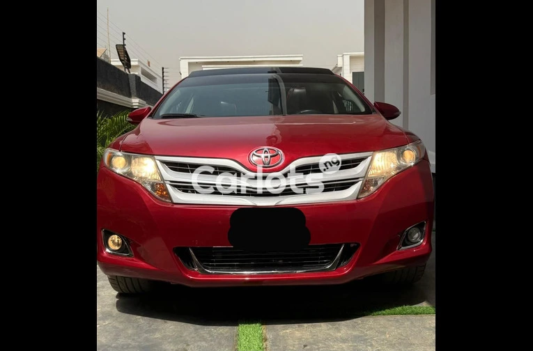 2015 TOYOTA VENZA WITH PANORAMIC ROOF