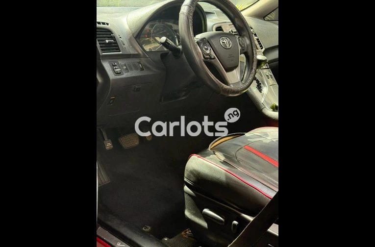 2015 TOYOTA VENZA WITH PANORAMIC ROOF - 3/7