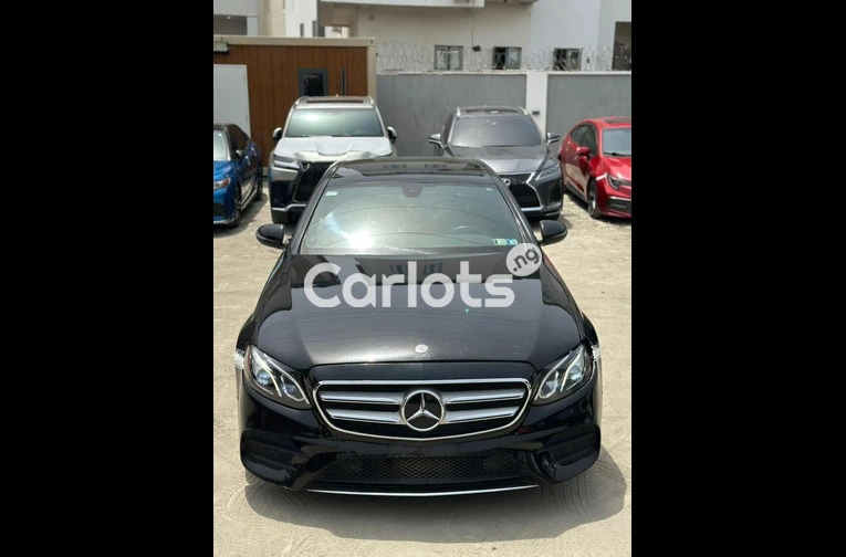 2017 MERCEDES BENZ E300 FULL OPTION - 1/7