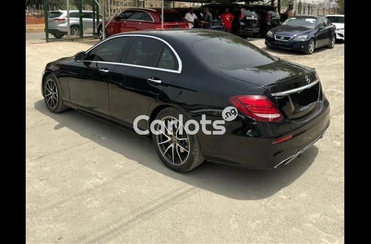 2017 MERCEDES BENZ E300 FULL OPTION for sale in Abuja, FCT - thumbnail 6