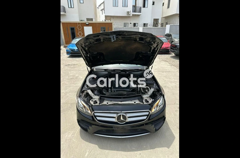 2017 MERCEDES BENZ E300 FULL OPTION for sale in Abuja, FCT - thumbnail 7