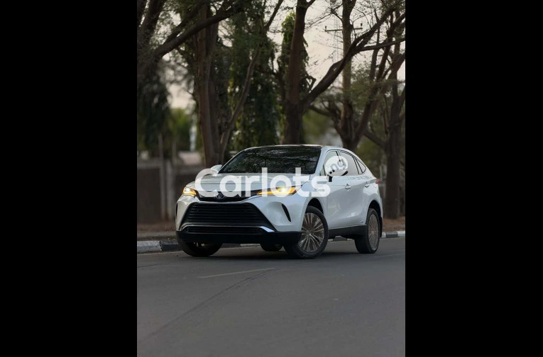 Foreign Used 2022 Toyota Venza