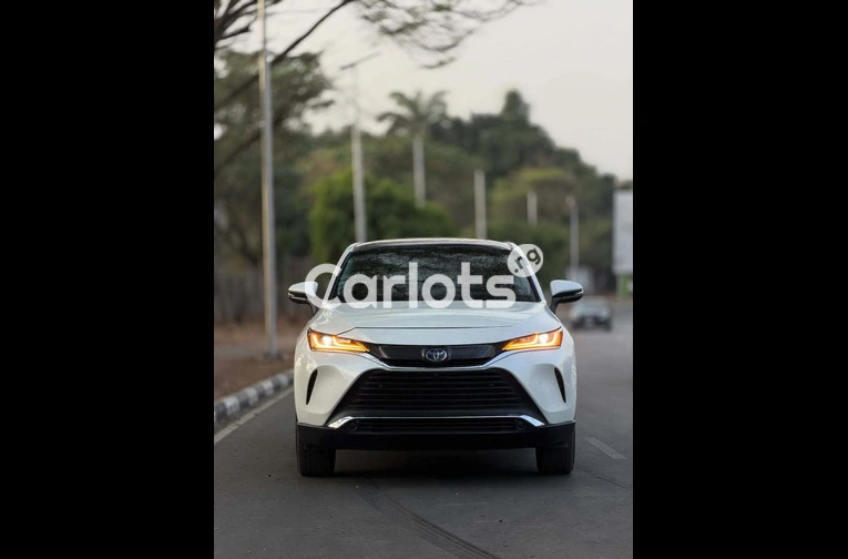 Foreign Used 2022 Toyota Venza for sale in Asokoro, FCT - photo 2 of 7
