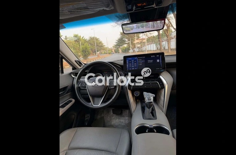 Foreign Used 2022 Toyota Venza - 4/7