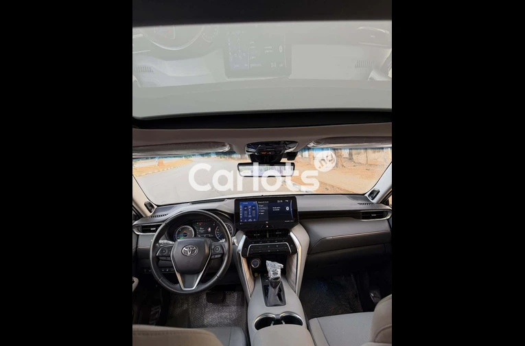 Foreign Used 2022 Toyota Venza for sale in Asokoro, FCT - photo 5 of 7