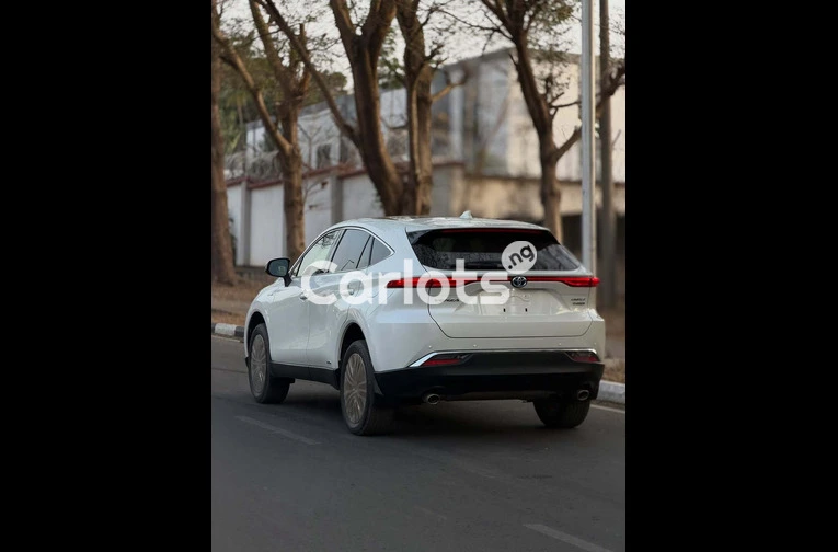 Foreign Used 2022 Toyota Venza for sale in Asokoro, FCT - thumbnail 7