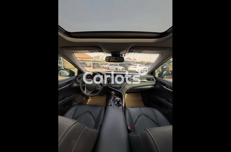 TOYOTA CAMRY XSE 2018 - 2/7