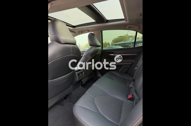 TOYOTA CAMRY XSE 2018 - 4/7